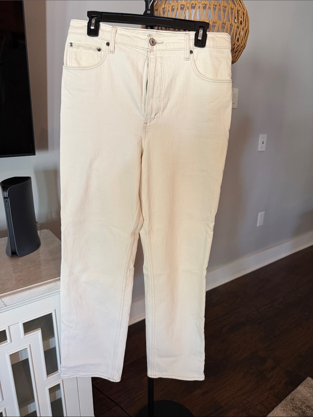 Abercrombie & Fitch woman’s Cream The 90’s Straight Leg Ultra High Rise